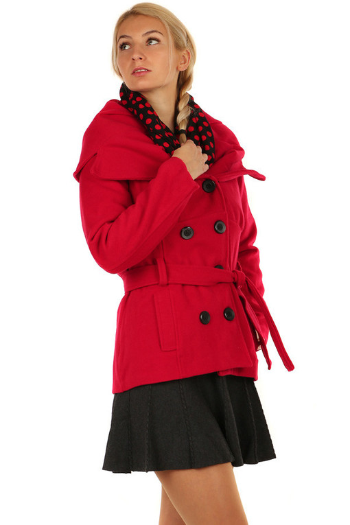 Krátký dámský kabát s límcem