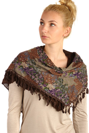 Trojcípý šátek s potiskem květin. Materiál: 70% polyester, 30% bavlna.