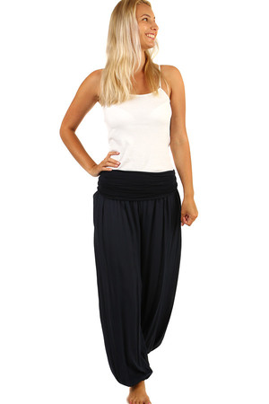 Pohodlné dámské jednobarevné harémové kalhoty. Vhodné na léto. Široká paleta barev. Splývavá tkanina volného