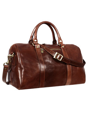 Luxusní a nadčasová menší hnědá cestovatelská taška z pravé kůže. Oblíbená jako noční taška, vhodná pro