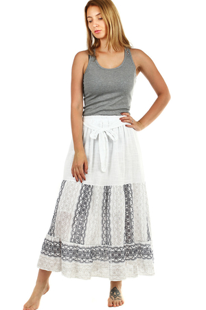 Dámská dlouhá bavlněná sukně se vzorem. Pas je pružný s gumou pro maximální pohodlí při oblékání a nošení.