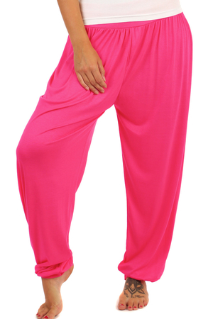 Pohodlné dámské kalhoty - harémky z příjemného materiálu. Široká paleta barev. Z hladkého elastického materiálu