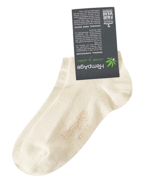 Jednobarevné nízké ponožky od německého výrobce udržitelné módy HempAge, vyrobené z kvalitních přírodních