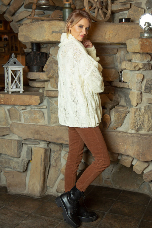 Pletený svetr s rolákem 