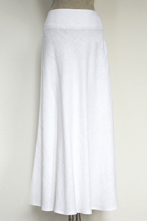 Dlouhá dámská sukně ze 100% lnu, vlastností které díky přirozeně chladivému efektu oceníte hlavně v teplých