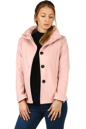 Elegantní dámský flaušový kabátek v krátké délce, vhodný na přechodové období, podzim nebo jaro. Model je s